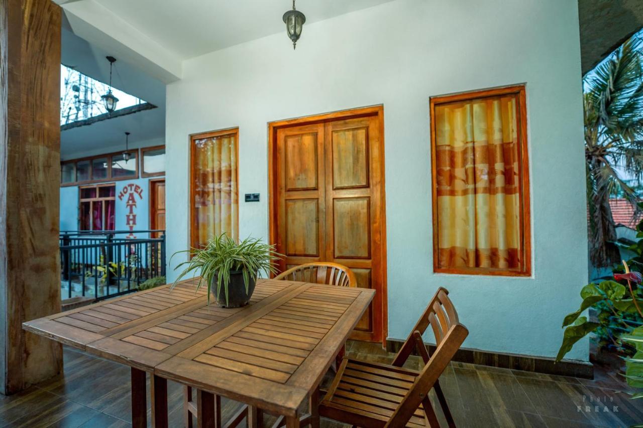 Hotel Athina & Restaurant チラウ エクステリア 写真
