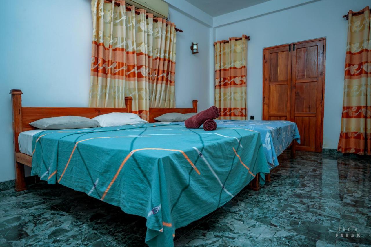 Hotel Athina & Restaurant チラウ エクステリア 写真