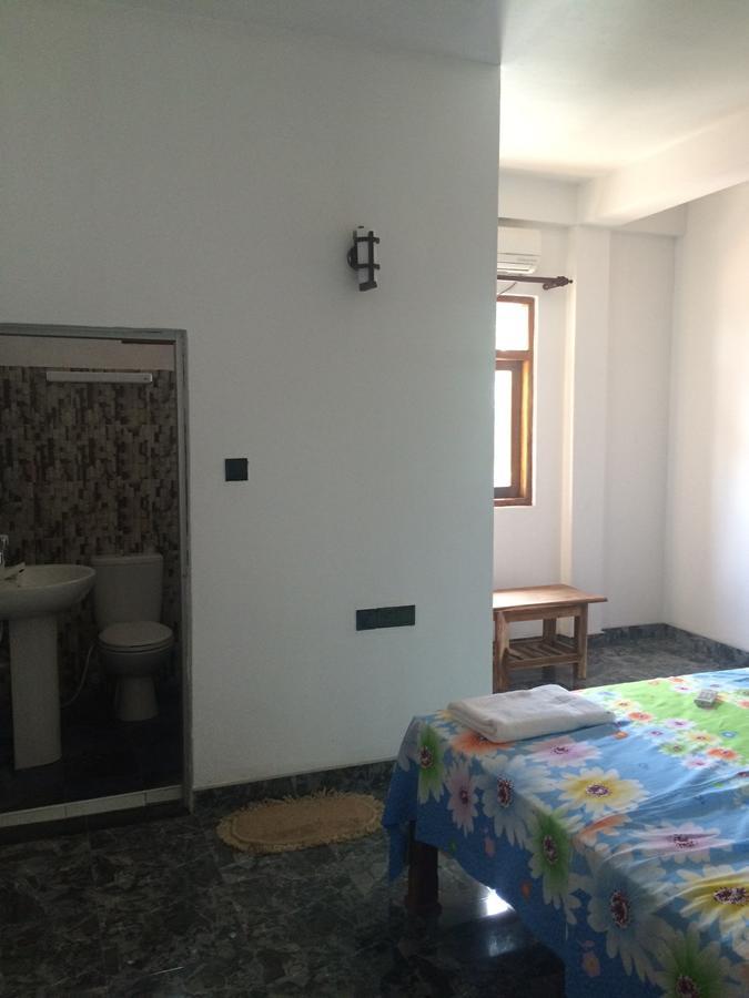 Hotel Athina & Restaurant チラウ エクステリア 写真