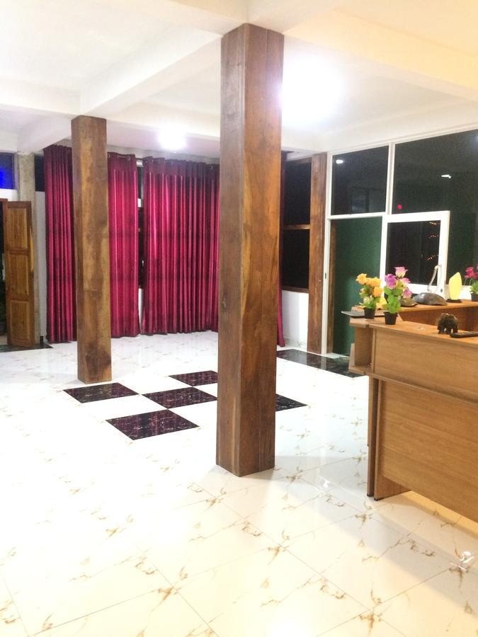 Hotel Athina & Restaurant チラウ エクステリア 写真