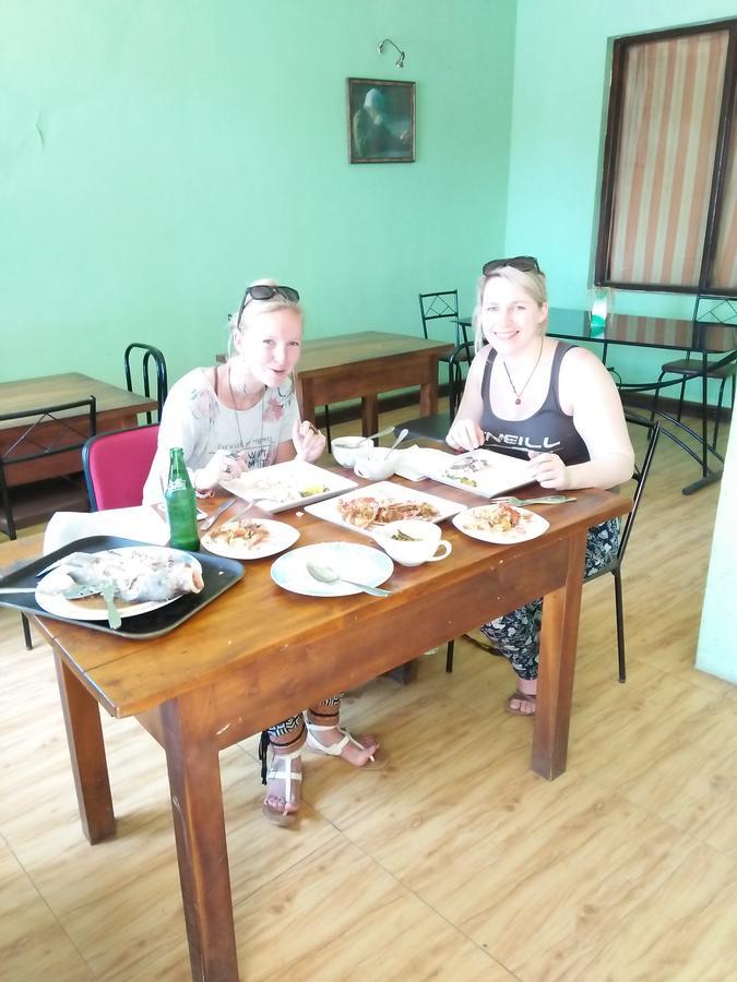 Hotel Athina & Restaurant チラウ エクステリア 写真